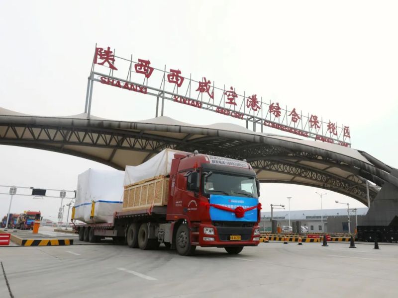 综保区卡车和大门图.jpg