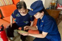 西咸新区消防救援支队能源金贸区大队开展“暖阳护老”消防安全平安活动