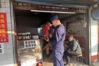 西咸新区消防救援支队沣西大队钓台消防所深入九小场所开展消防安全宣传活动