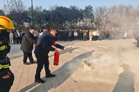 西咸新区消防救援支队沣西大队同文路小型站组织金融机构开展消防演练