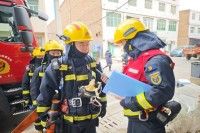 西咸新区消防救援支队同文路小型消防救援站开展农村火灾应急演练