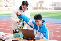 家门口的好学校：让每个孩子站上“C位”