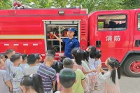 西咸新区消防救援支队元平路小型消防救援站深入太平堡幼儿园开展消防演练