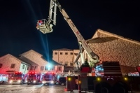 西咸新区消防救援支队秦汉大队开展夜间联合演练锤炼多站协同灭火救援能力