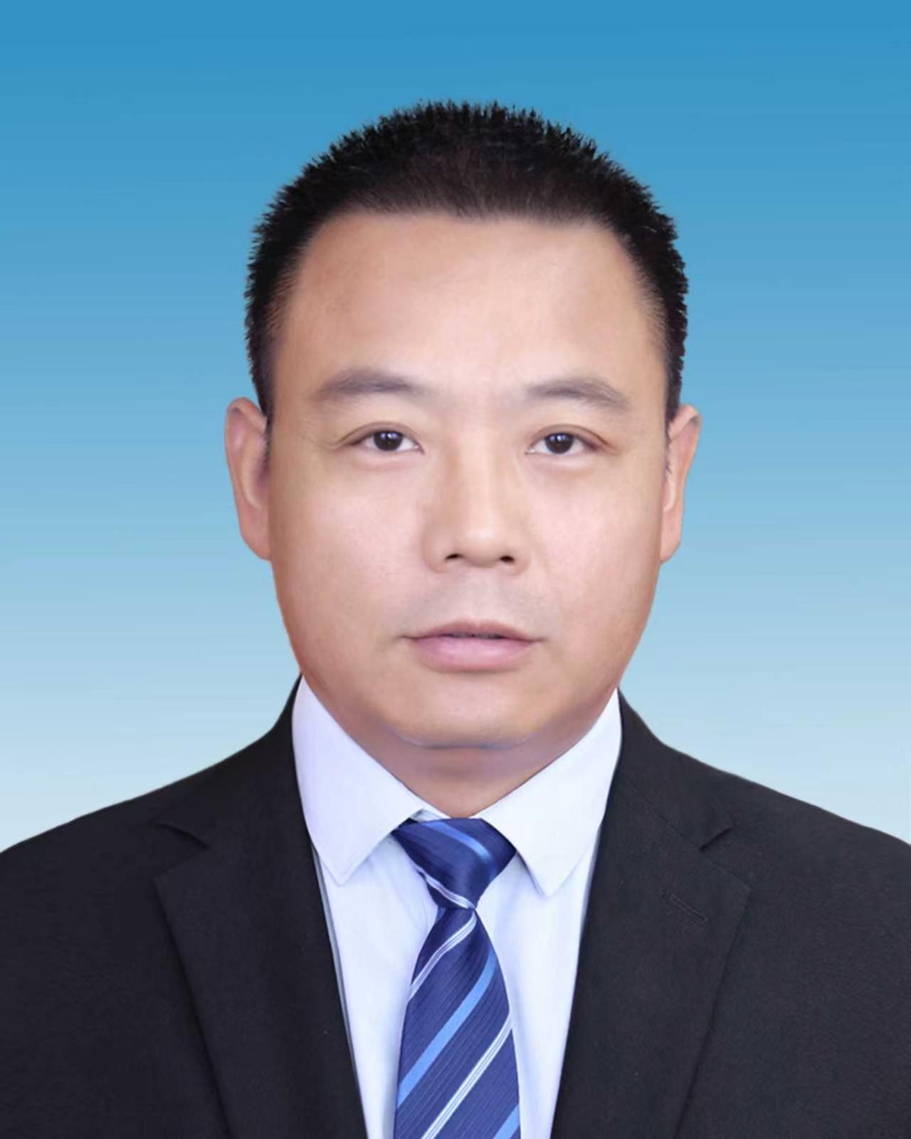 董军平