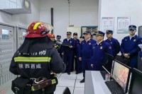 西咸新区消防救援支队开展高层建筑灭火救援专业队实战拉动演练​