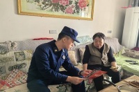 西咸新区消防救援支队崇文小型站开展消防宣传“进家庭”活动