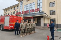 西咸新区消防救援支队邀请辖区群众走进“红门” 近距离体验消防员生活