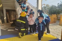 西咸新区消防救援支队原点小型站深入嘉悦翠缇幼儿园开展应急疏散演练