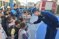 西咸新区消防救援支队原点小型站深入嘉悦翠缇幼儿园开展应急疏散演练