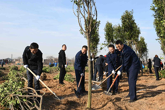 f48e38a6d46d1df1d66605.jpg f48e38a6d46d1df1d66605.jpg